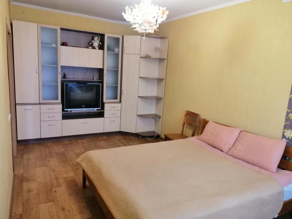 Уютная Квартира На Лётной 6 Çernigiv Dış mekan fotoğraf